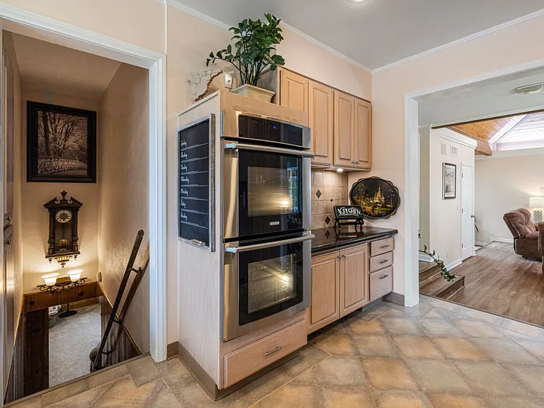 525 Mesa St — Photo 14