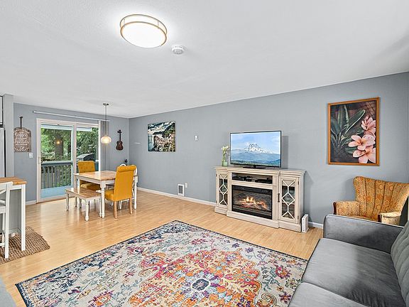 3rd image of 44612 SE 145th St