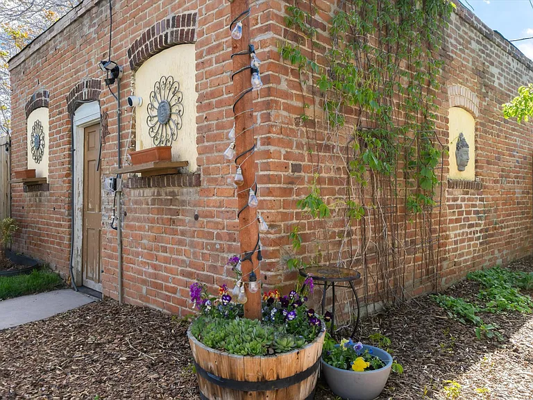 3047 N Williams St — Photo 23