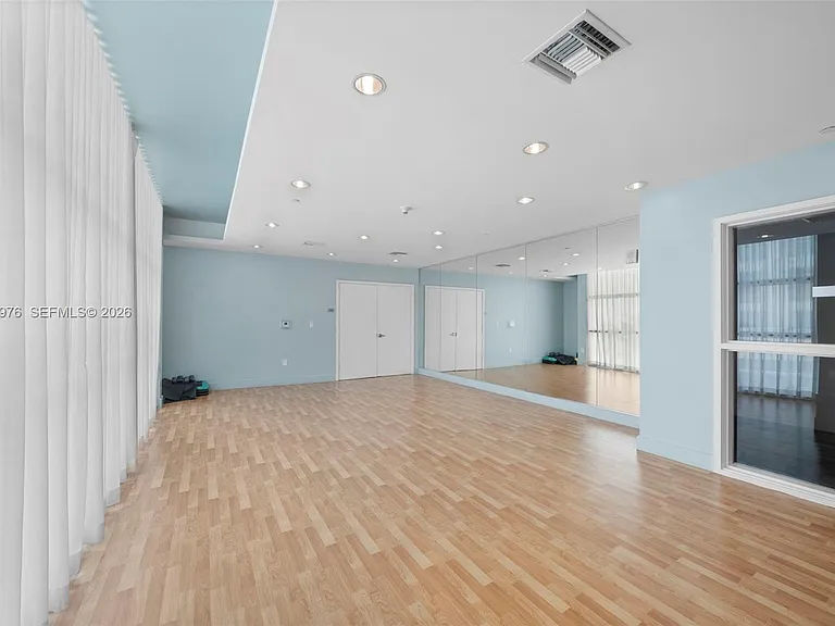 350 NE 24th St #703 — Photo 23