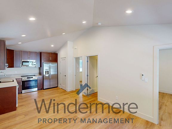 3rd image of 831 & 833 S 2nd Ave #4