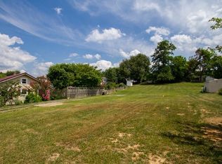 305 N 4th St, Wytheville, VA 24382