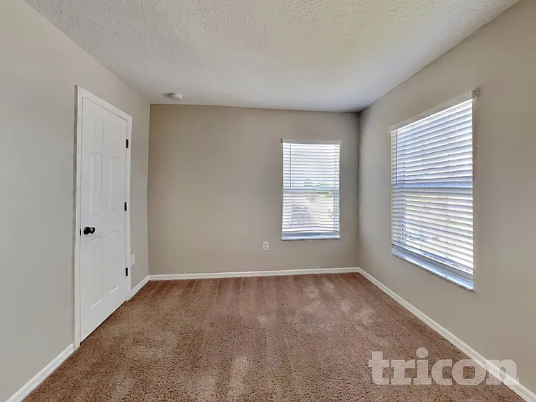 4667 Caverns Dr — Photo 10