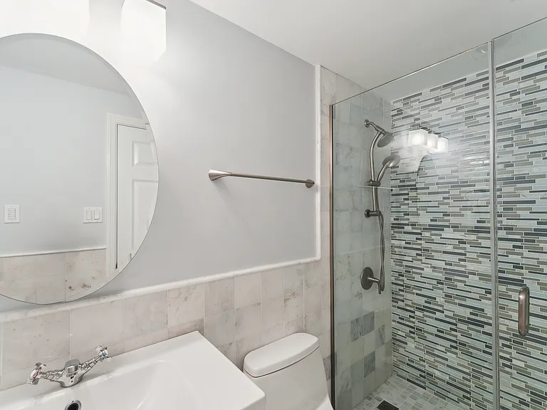 211 N Main St — Photo 10
