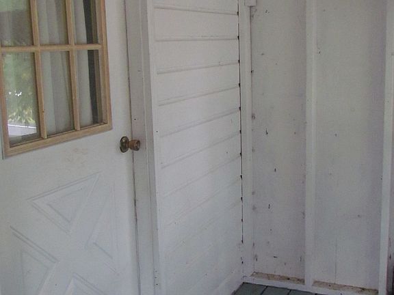 deck, outside 2nd fl. apt