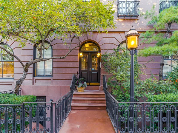 457 West 22nd Street image 2 of 45