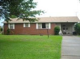 611 W 18th St, Stuttgart, AR 72160