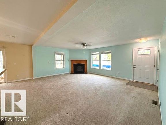 5th image of 530 Maplewood Cres NW