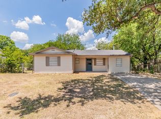 364 Shoreline Dr, Azle, TX 76020