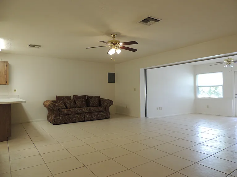 4862 SE Anchor Ave #3 — Photo 3