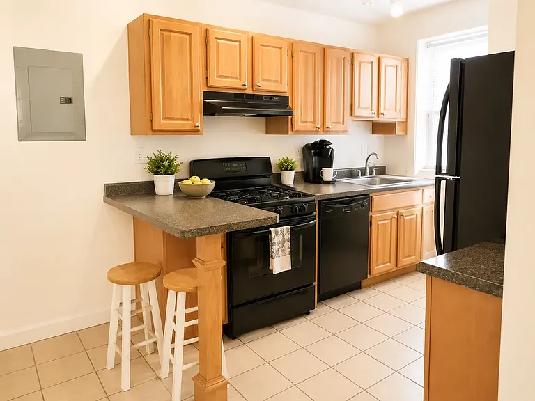 1942 Beacon St #5 — Photo 2