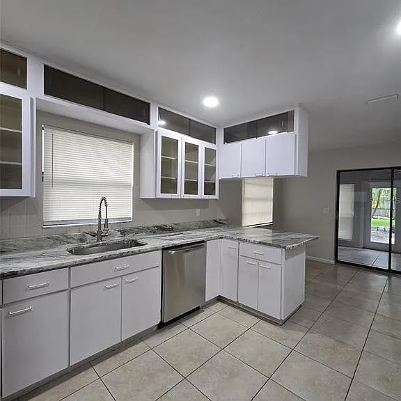 4608 Netherwood Dr — Photo 4