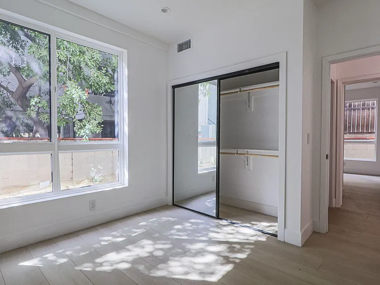New Construction Luxury 4 Bed Townhomes With Roof Decks — Photo 52