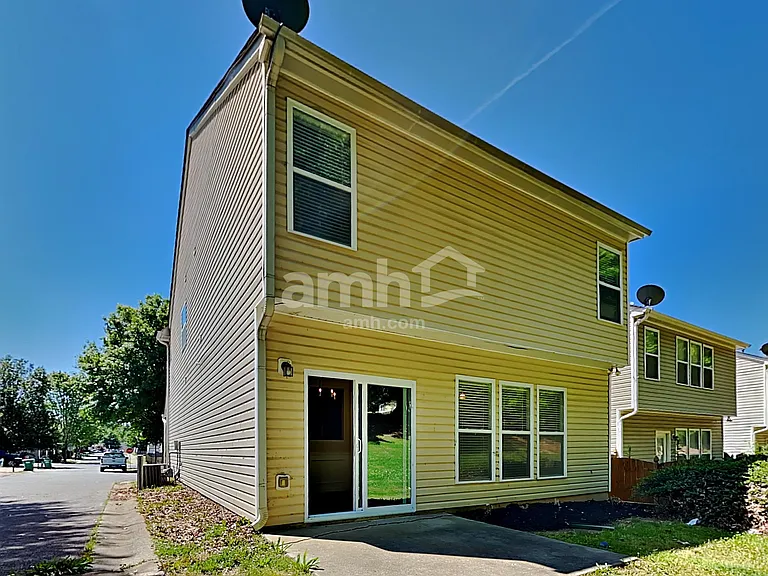 311 Barberry Pl — Photo 19