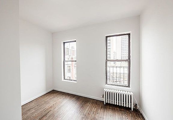 3rd image of 174 Thompson St APT 2RN