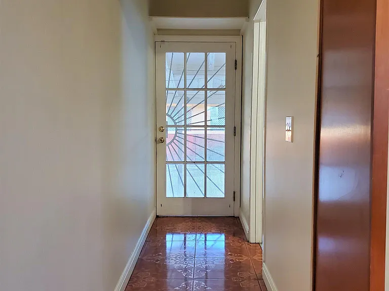 608 N Serrano Ave — Photo 14