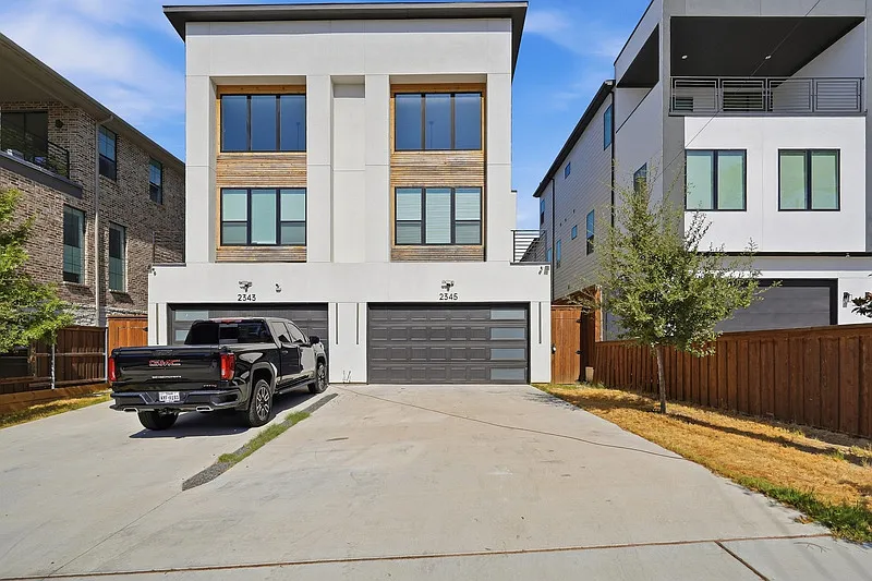 4 bed, 4.0 bath, 2786 sqft, $4,600 — Photo 2