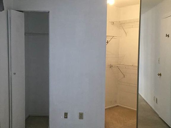 4th image of 900 N Stafford St APT 1602