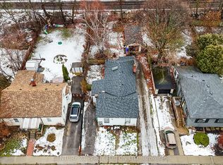 75 Avenue St #1-2, Oshawa, ON L1H 2V1