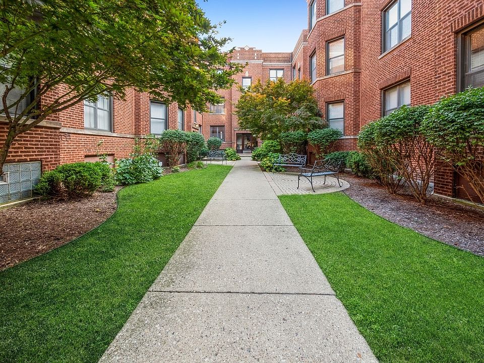 1st image of 905 W Cornelia Ave APT 2W
