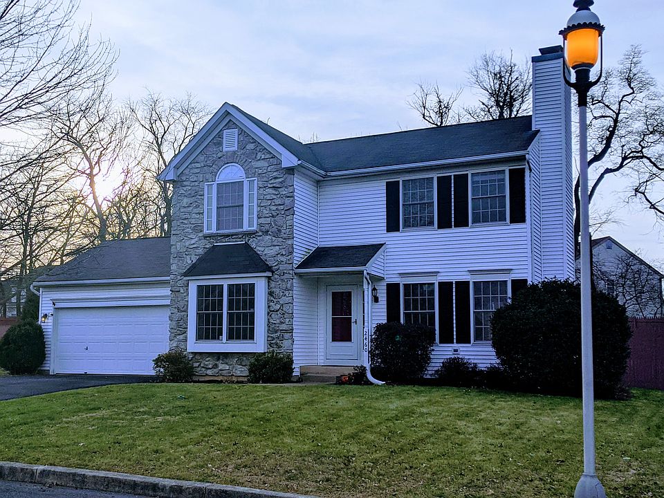 1st image of 2460 Sheffield Dr