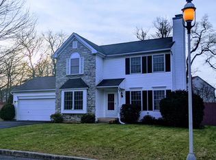 2460 Sheffield Dr, Easton, PA 18040