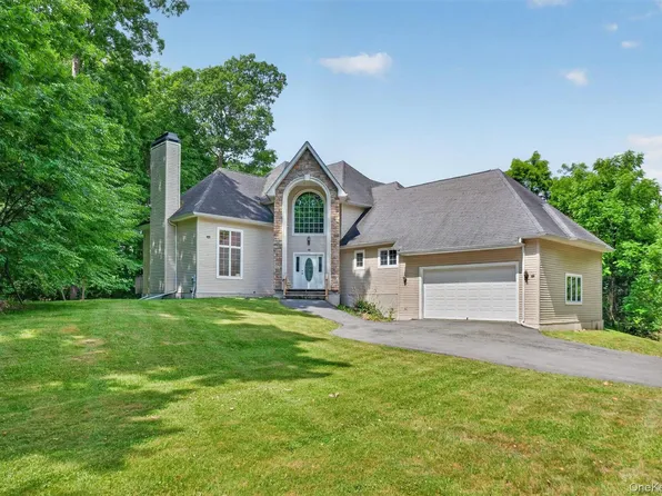 21 Huyler Drive, Hyde Park, NY 12538