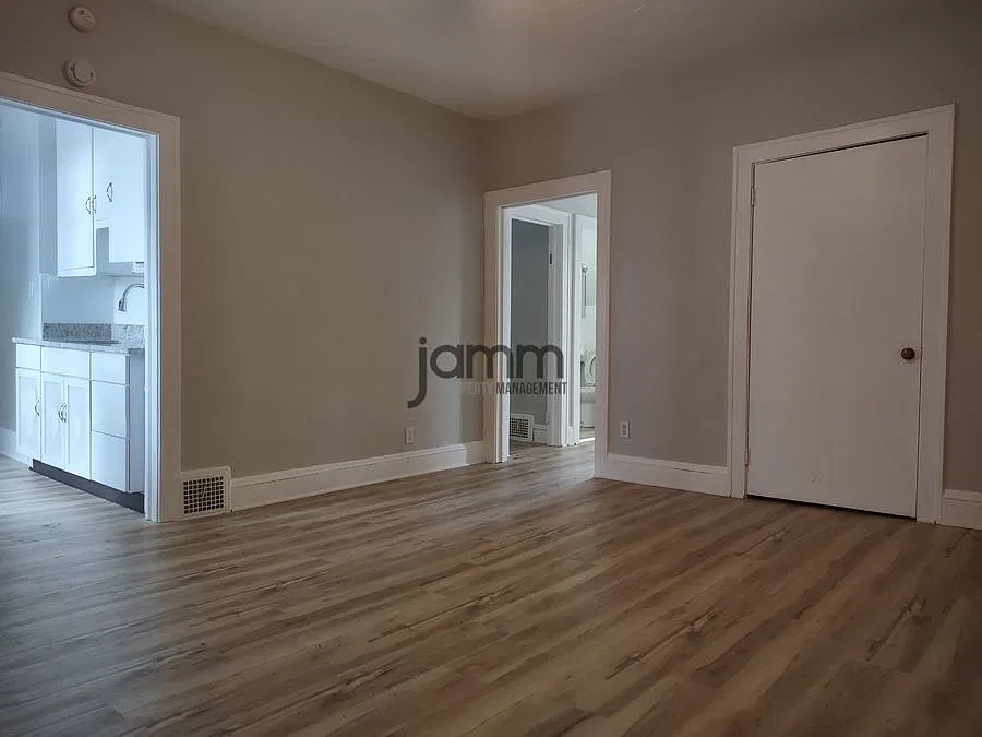 3-Bedroom Apartment unit in Lakewood!! — Photo 3