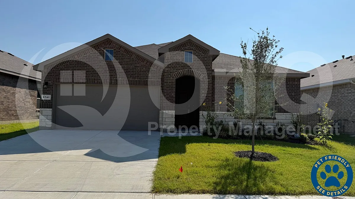 4 bed, 2.5 bath, 2033 sqft, $2,199 — Photo 1