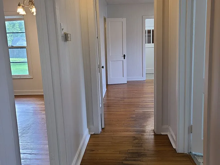 2930 S Donnybrook Ave — Photo 4