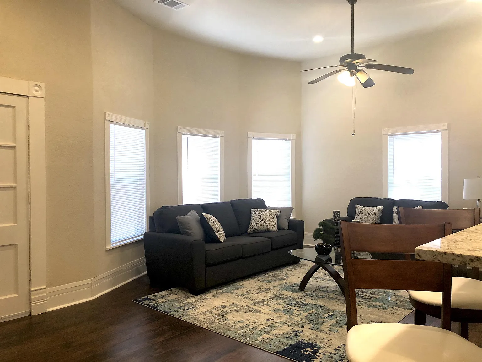 603 Devine St — Photo 3