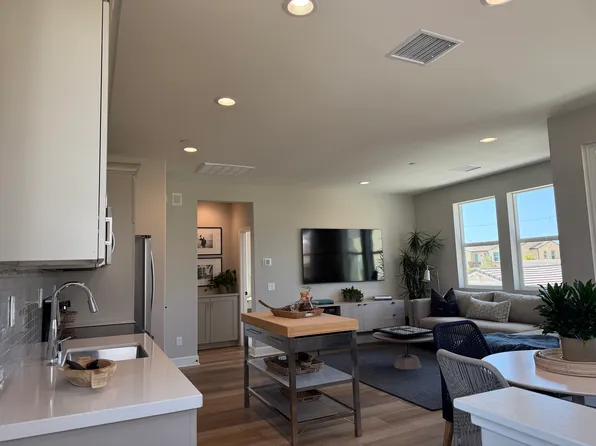 137 S Nevada Ave #C57dg2, Ventura, CA 93004