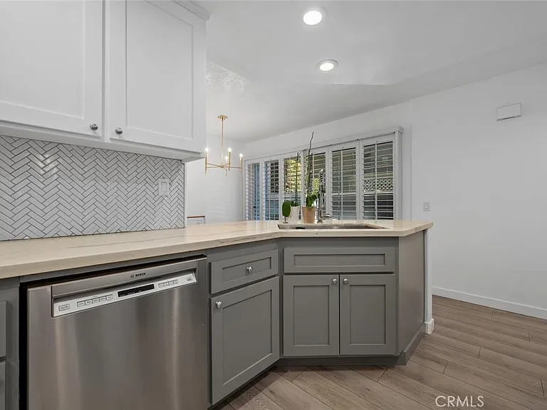 620 Holbrook Ct — Photo 29