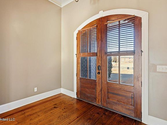 4th image of 113 Fontanelle Blvd