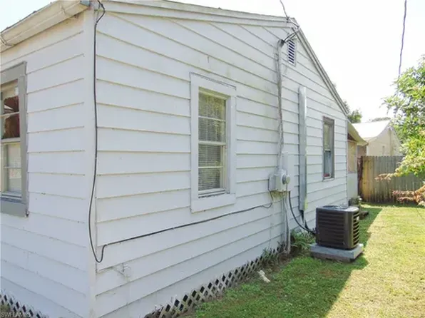 1103 6th Way, North Fort Myers, FL 33903