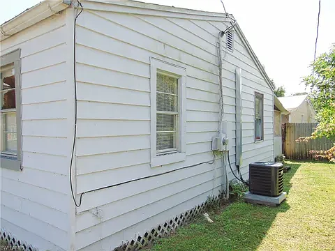 1103 6th Way Photo 1