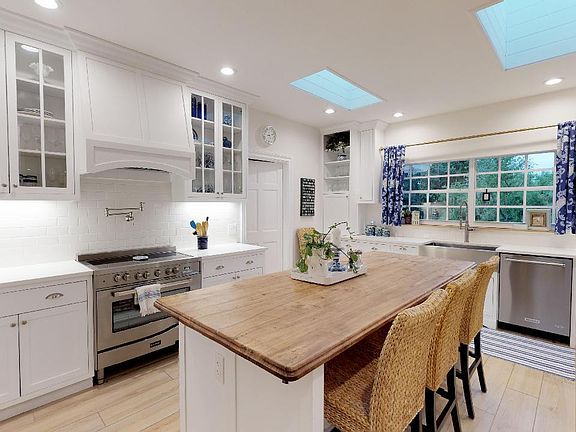 4th image of 7685 Wexford Way