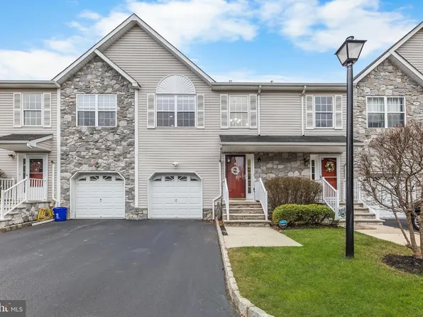 7 Edith Dr, Somerset, NJ 08873