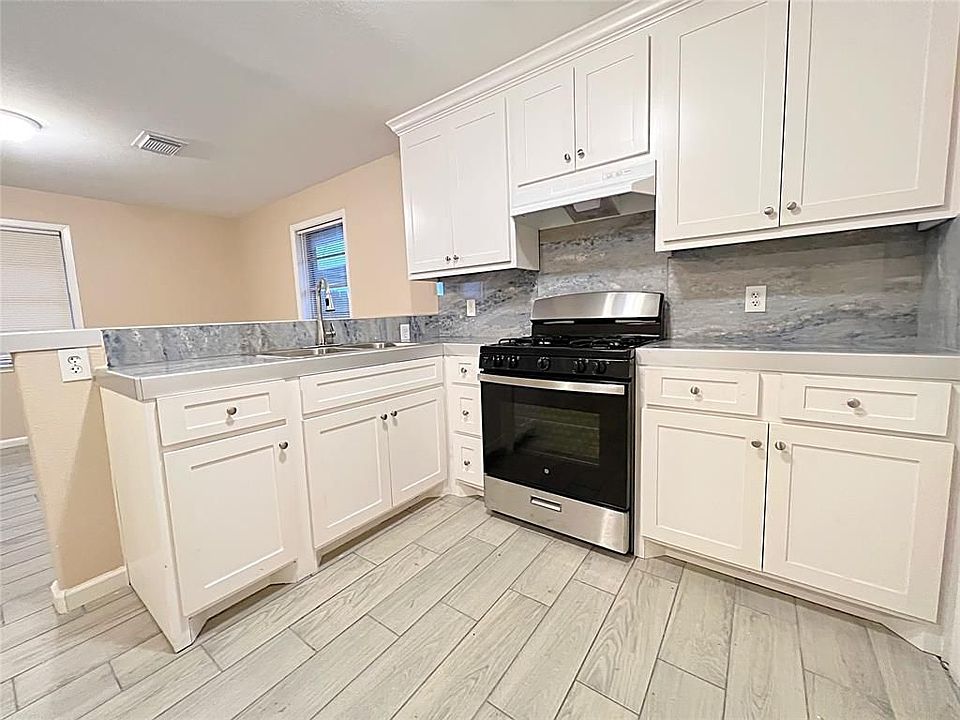 2nd image of 1800 7th St APT 1