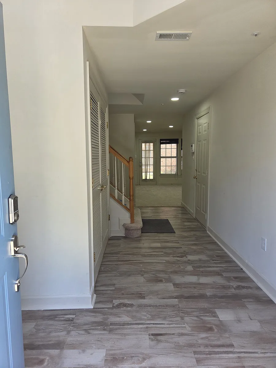 Building Photo - 14203 Plum Run Way