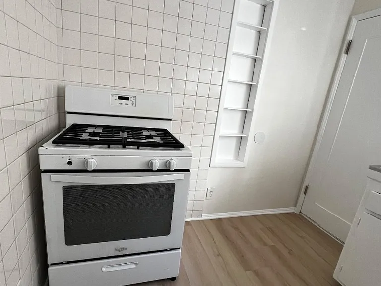 6542 Franklin Ave #14 — Photo 10