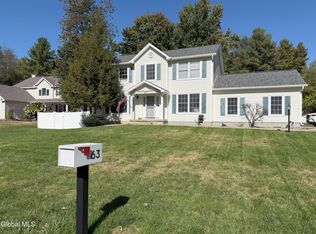 63 Michelle Dr, Clifton Park, NY 12065