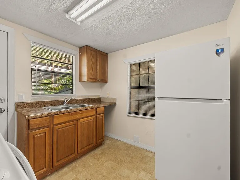 3370 45th Pl — Photo 29