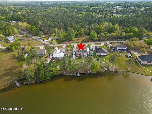 3rd image of 19689 Riverline Dr E