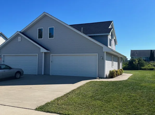 841 Stonecrop Dr, Hartford, WI 53027
