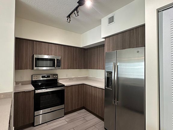 4th image of 1136 NW 6th St #B