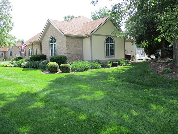2nd image of 832 Turnbury Ln #28