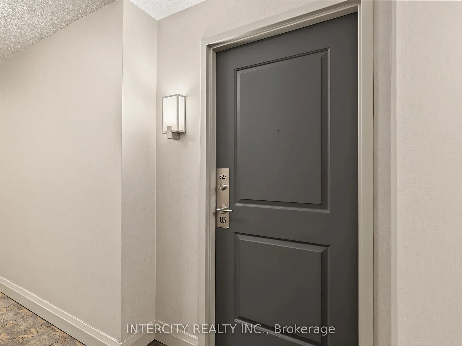 85 E Liberty St — Photo 4