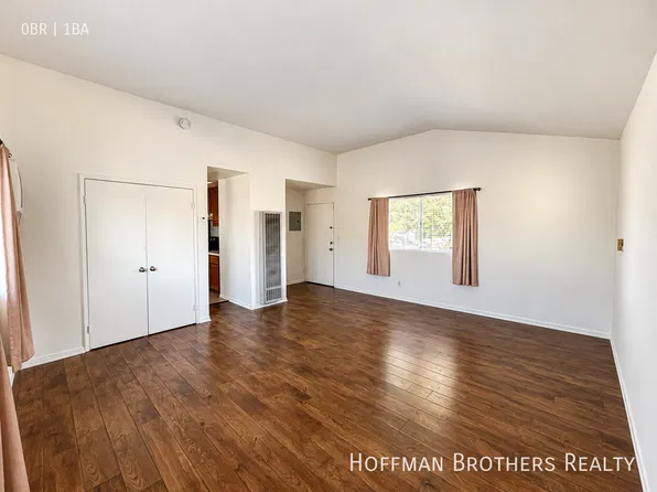 5723 Willowcrest Ave APT 4, North Hollywood, CA 91601
