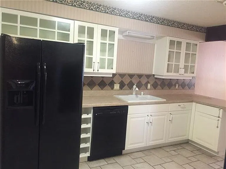 Lots of cabinet space